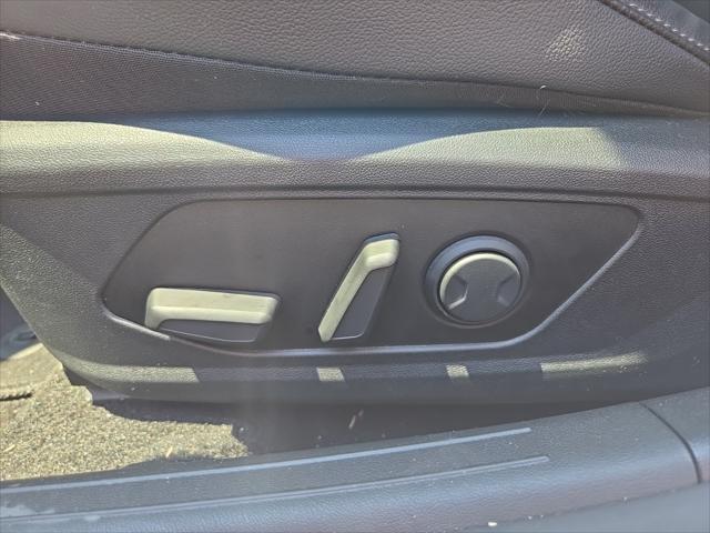 Photo of 2024 Serenity White Hyundai ELANTRA