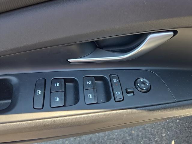 Photo of 2024 Serenity White Hyundai ELANTRA