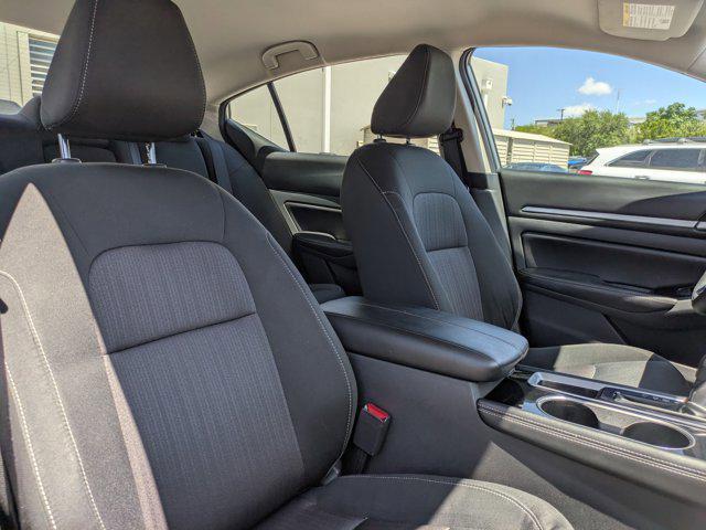 Photo of 2023 Brilliant Silver Metallic Nissan Altima