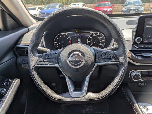Photo of 2023 Brilliant Silver Metallic Nissan Altima