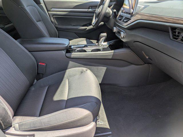 Photo of 2023 Brilliant Silver Metallic Nissan Altima