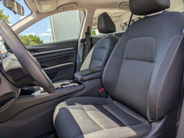 Photo of 2023 Brilliant Silver Metallic Nissan Altima