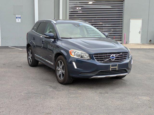 Photo of 2015 Power Blue Metallic Volvo XC60