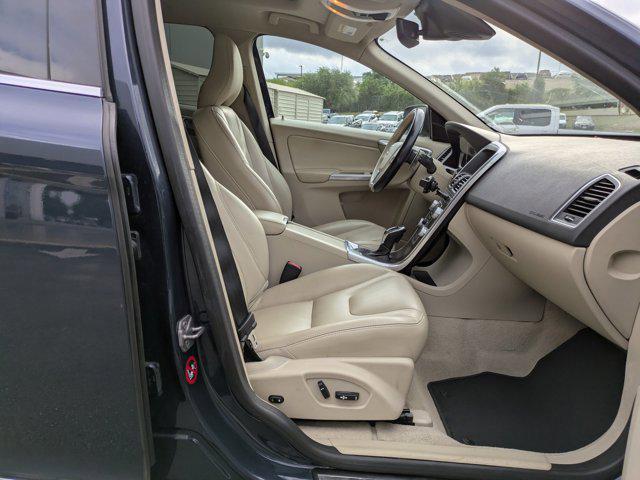 Photo of 2015 Power Blue Metallic Volvo XC60