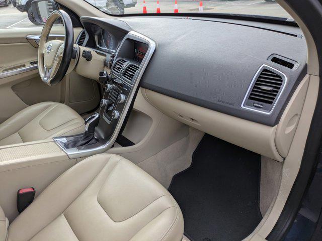 Photo of 2015 Power Blue Metallic Volvo XC60