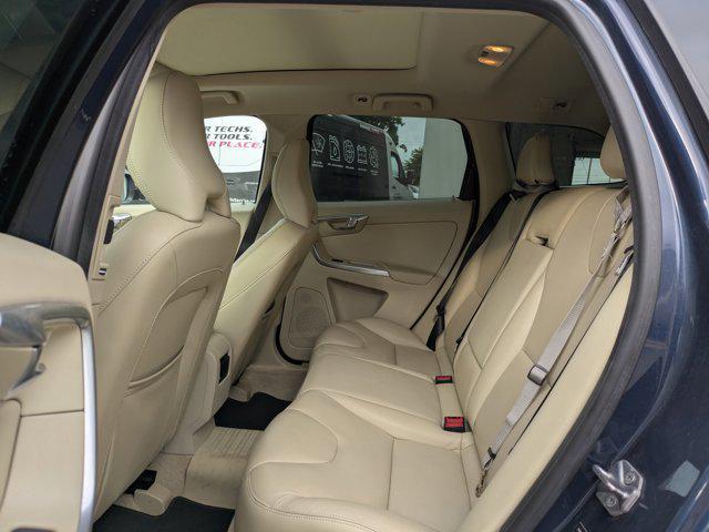 Photo of 2015 Power Blue Metallic Volvo XC60