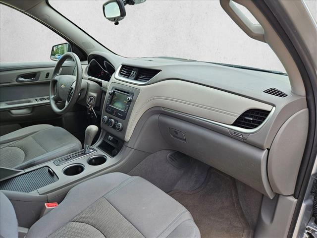 Photo of 2014 Silver Ice Metallic Chevrolet Traverse