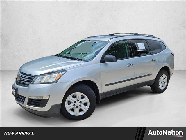 Photo of 2014 Silver Ice Metallic Chevrolet Traverse