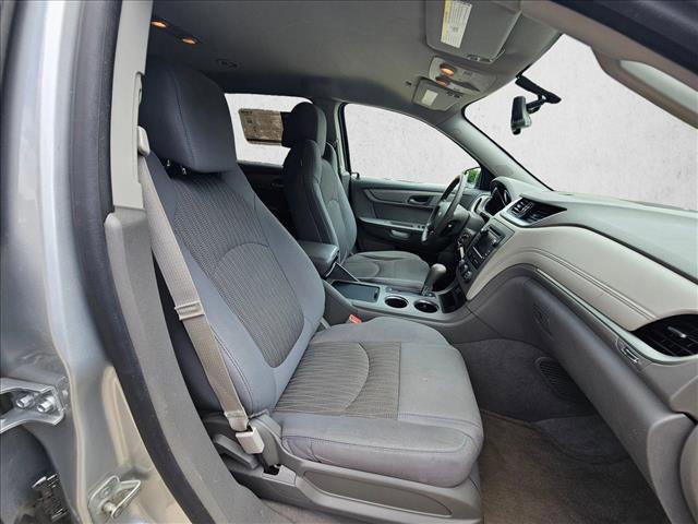 Photo of 2014 Silver Ice Metallic Chevrolet Traverse