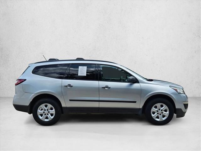 Photo of 2014 Silver Ice Metallic Chevrolet Traverse