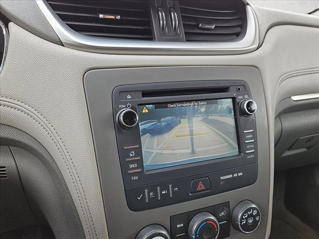Photo of 2014 Silver Ice Metallic Chevrolet Traverse