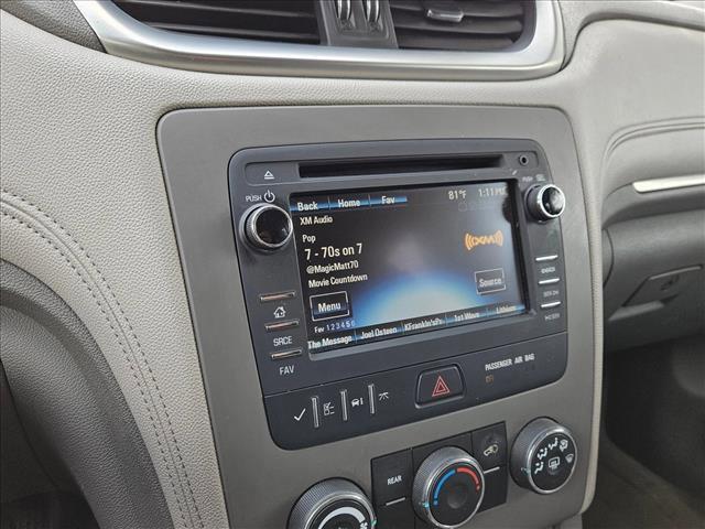 Photo of 2014 Silver Ice Metallic Chevrolet Traverse