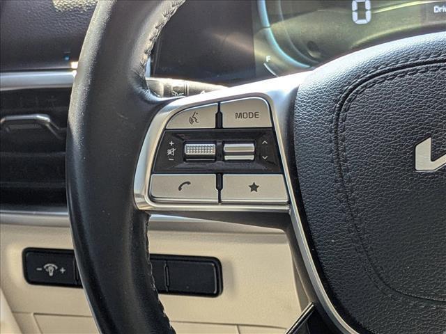 Photo of 2023 Ebony Black Kia Telluride