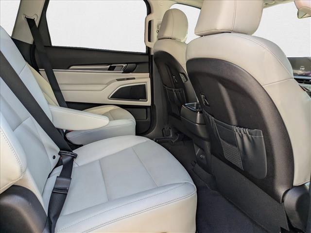 Photo of 2023 Ebony Black Kia Telluride