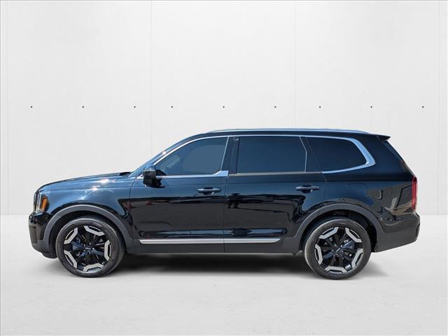 Photo of 2023 Ebony Black Kia Telluride