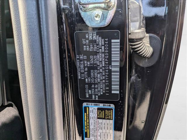 Photo of 2023 Ebony Black Kia Telluride
