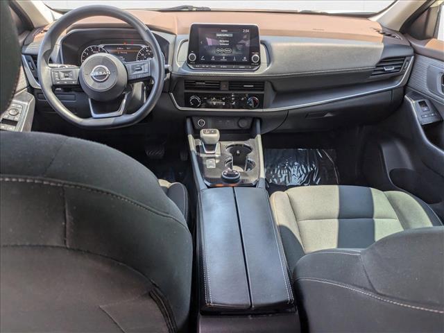 Photo of 2023 Glacier White Nissan Rogue
