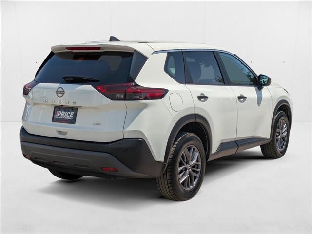 Photo of 2023 Glacier White Nissan Rogue