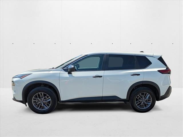 Photo of 2023 Glacier White Nissan Rogue