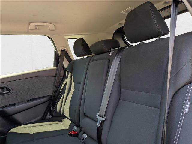 Photo of 2023 Glacier White Nissan Rogue