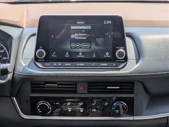 Photo of 2023 Glacier White Nissan Rogue