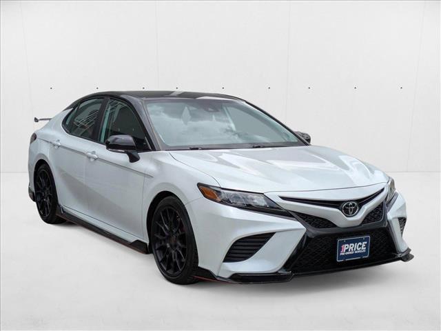 Photo of 2023 Wind Chill Pearl/Midnight Black Metallic Toyota Camry
