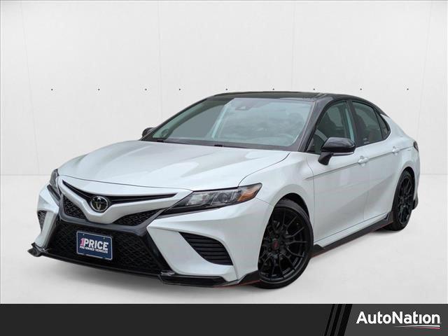 Photo of 2023 Wind Chill Pearl/Midnight Black Metallic Toyota Camry