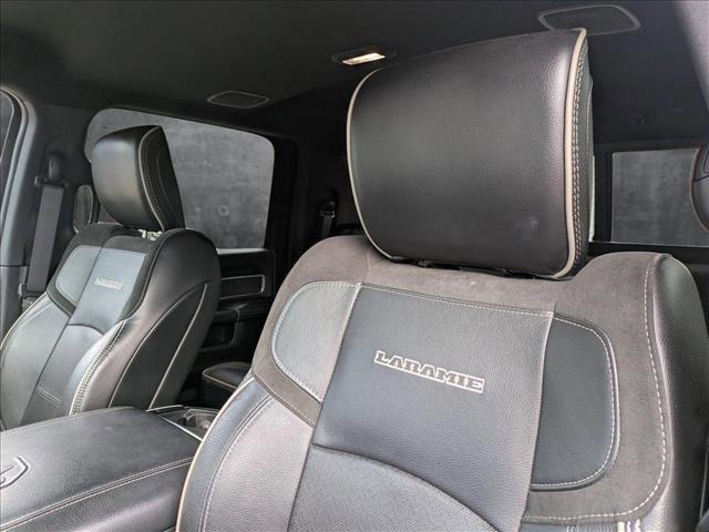 Photo of 2020 Diamond Black Crystal Pearlcoat RAM 2500