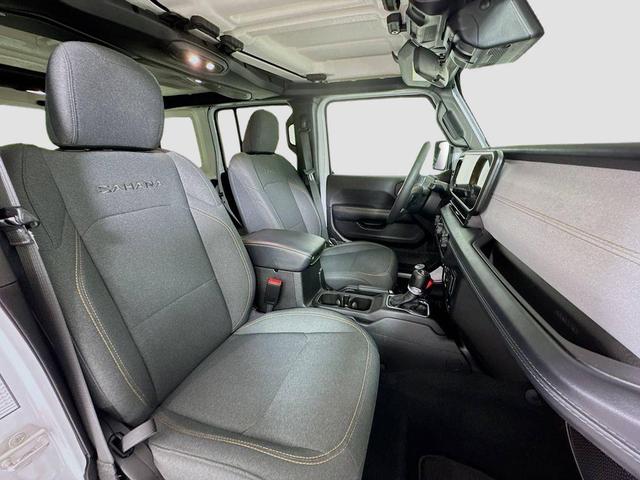 Photo of 2024 Bright White Clearcoat Jeep Wrangler