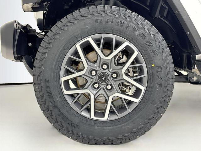 Photo of 2024 Bright White Clearcoat Jeep Wrangler