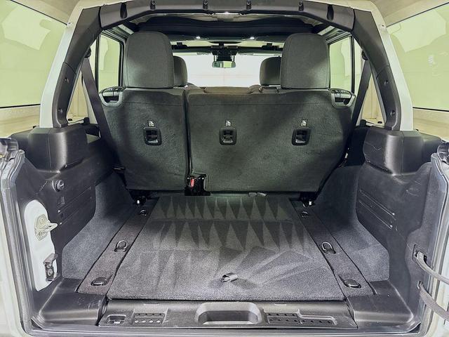 Photo of 2024 Bright White Clearcoat Jeep Wrangler