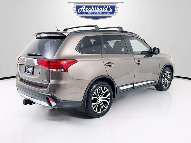 Photo of 2016 Quartz Brown Metallic Mitsubishi Outlander