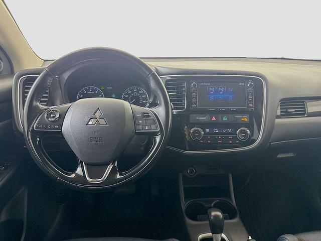 Photo of 2016 Quartz Brown Metallic Mitsubishi Outlander