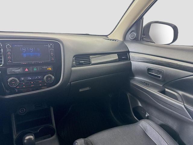 Photo of 2016 Quartz Brown Metallic Mitsubishi Outlander