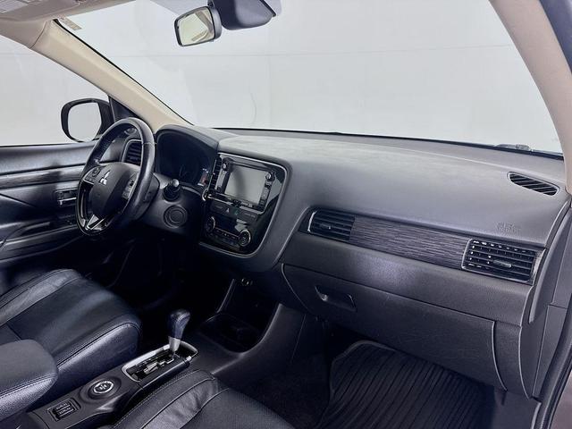 Photo of 2016 Quartz Brown Metallic Mitsubishi Outlander