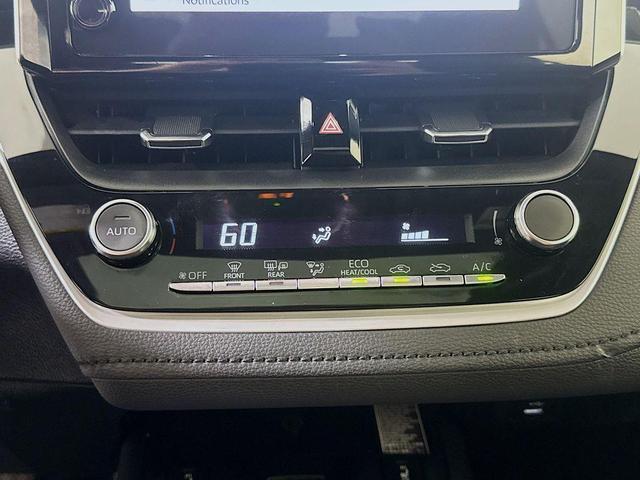 Photo of 2023 Classic Silver Metallic Toyota Corolla