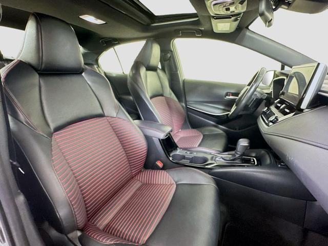 Photo of 2023 Classic Silver Metallic Toyota Corolla