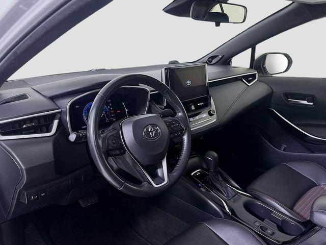 Photo of 2023 Classic Silver Metallic Toyota Corolla