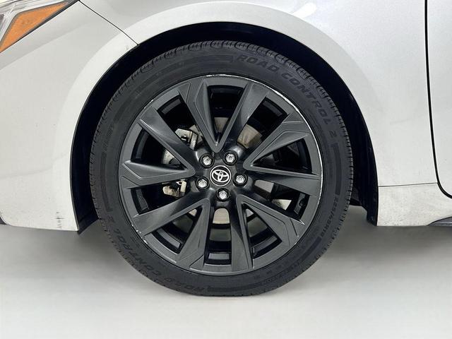 Photo of 2023 Classic Silver Metallic Toyota Corolla