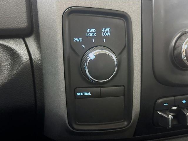 Photo of 2013 Bright Silver Metallic Clearcoat RAM 2500