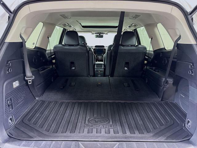 Photo of 2021 Crystal White Pearl Subaru Ascent