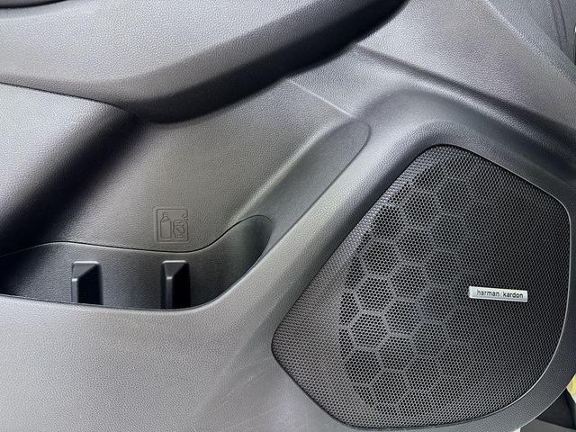 Photo of 2021 Crystal White Pearl Subaru Ascent