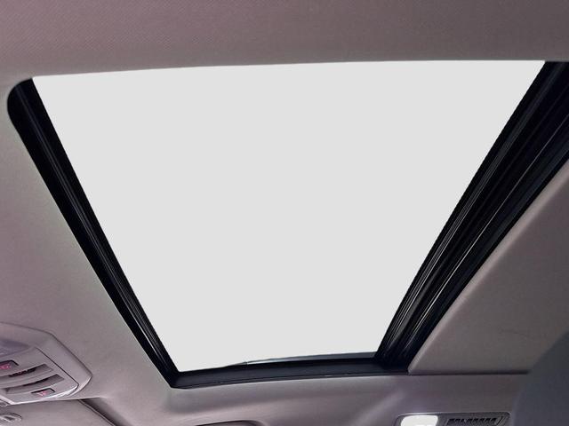 Photo of 2021 Crystal White Pearl Subaru Ascent