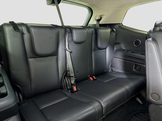 Photo of 2021 Crystal White Pearl Subaru Ascent