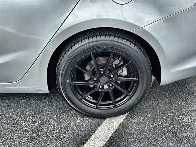 Photo of 2017 Silky Silver Kia Forte