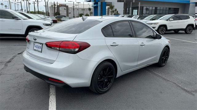 Photo of 2017 Silky Silver Kia Forte