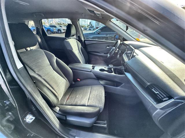 Photo of 2022 Super Black Nissan Rogue