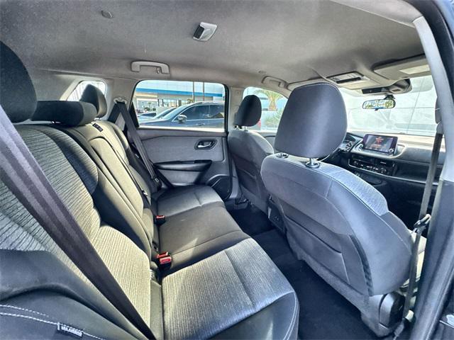 Photo of 2022 Super Black Nissan Rogue