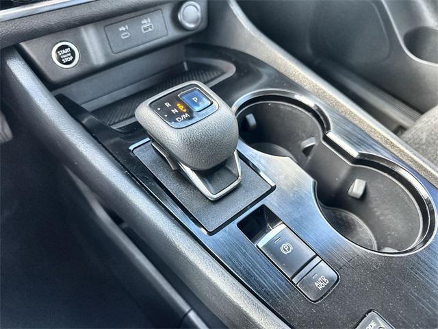 Photo of 2022 Super Black Nissan Rogue