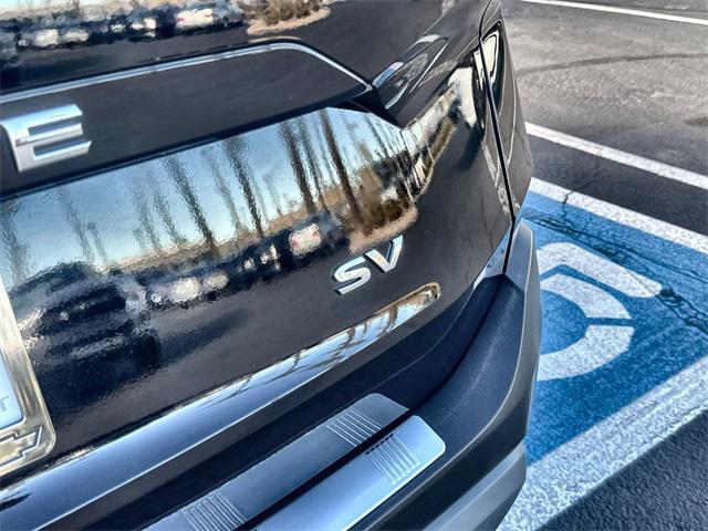 Photo of 2022 Super Black Nissan Rogue